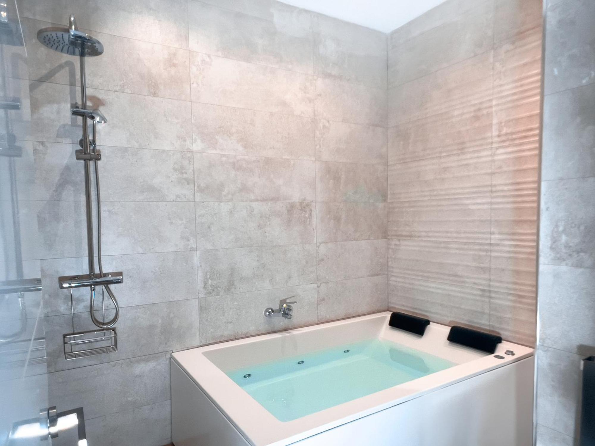 Acogedor Estudio En Triana Con Jacuzzi Y Wifi Sevilla Exteriér fotografie