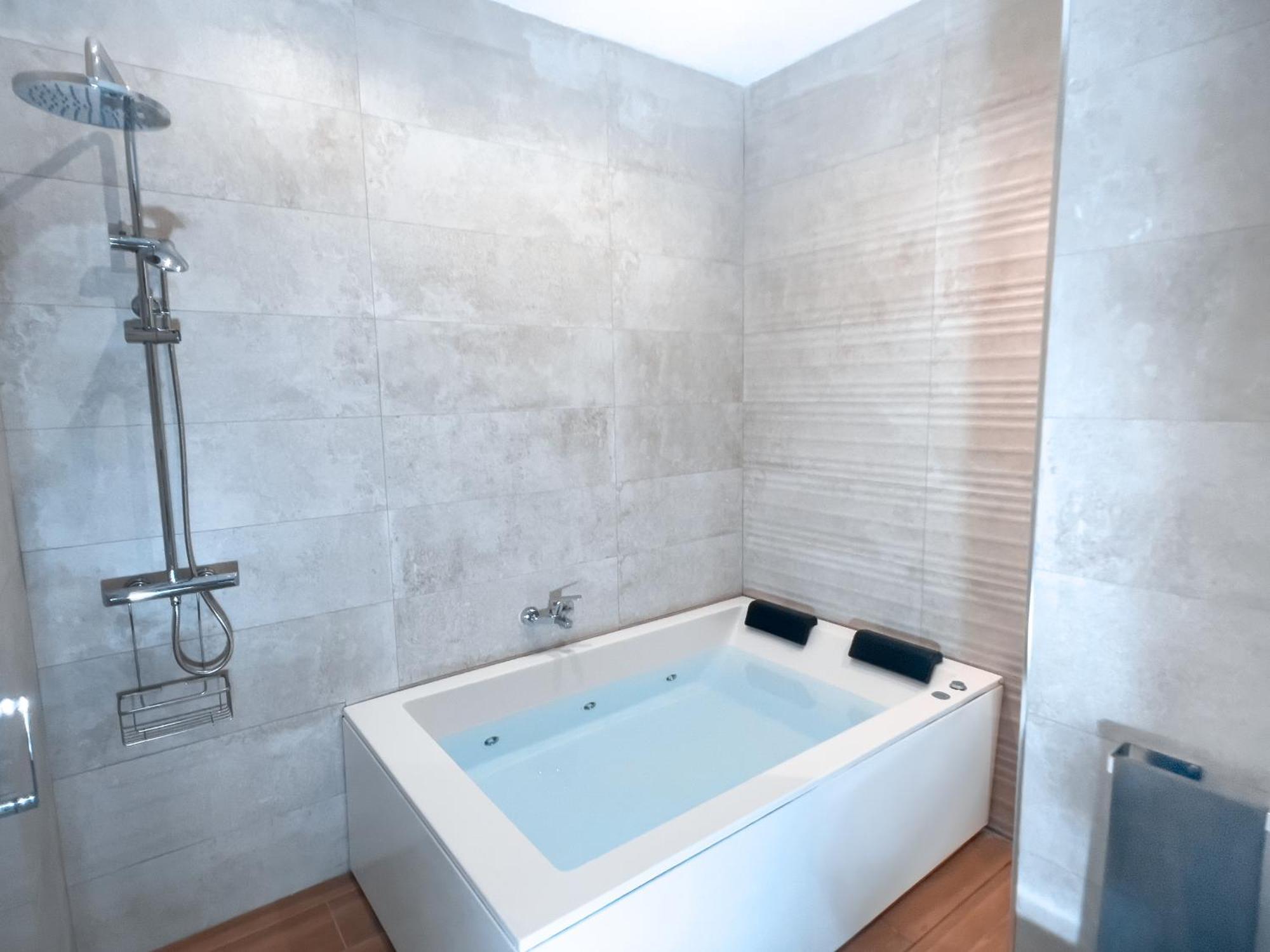 Acogedor Estudio En Triana Con Jacuzzi Y Wifi Sevilla Exteriér fotografie